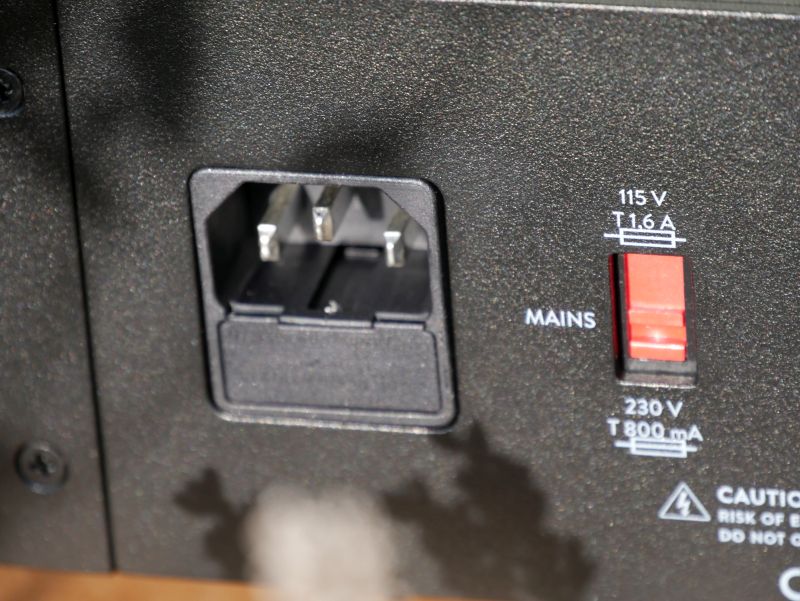 Fezz Equinox Stromanschluss Fezz Equinox Stromanschluss