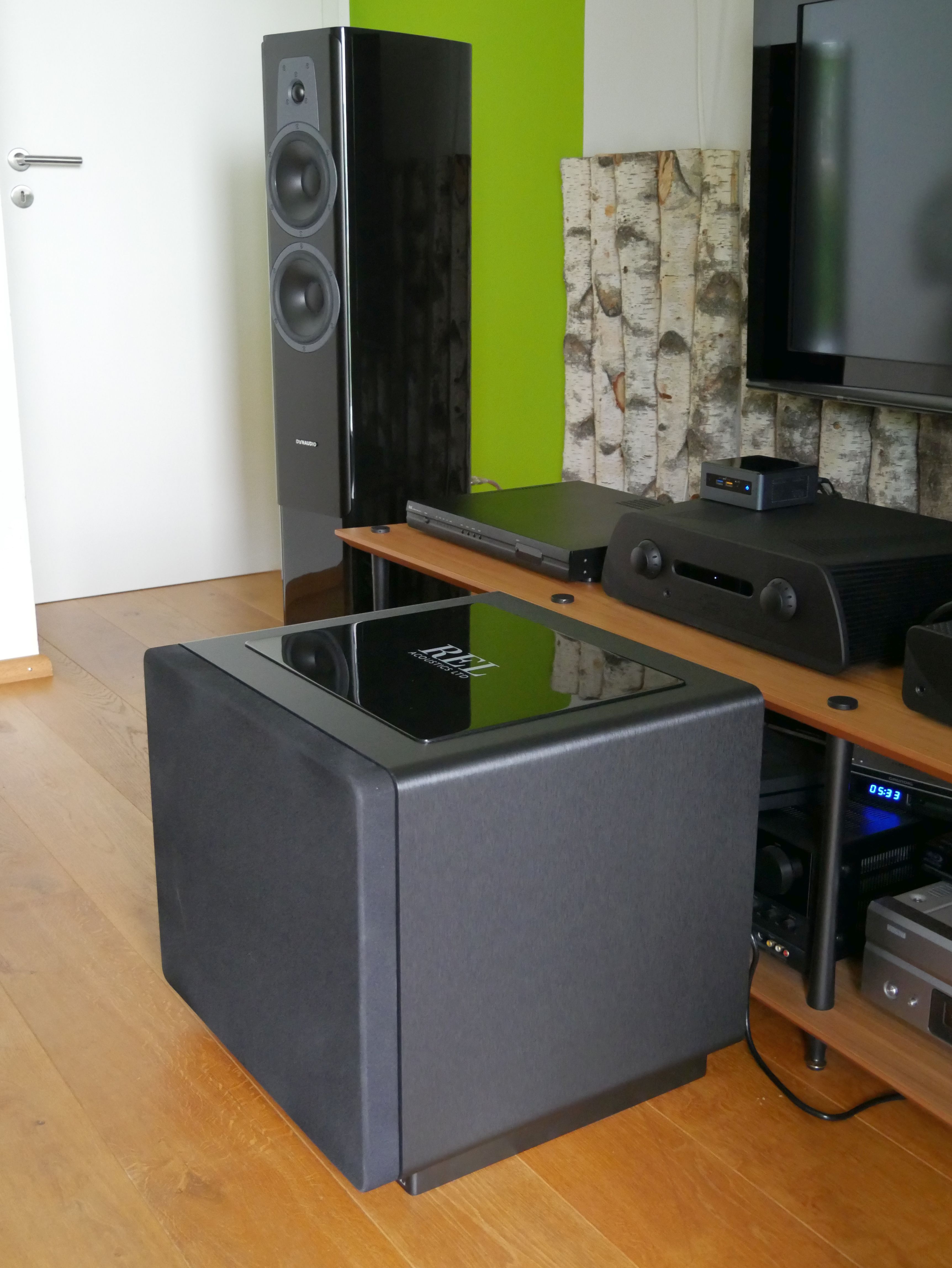 REL HT 1508 mit Dynaudio Contour 30i